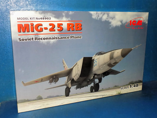 1/48 ICM - Mig-25 RB