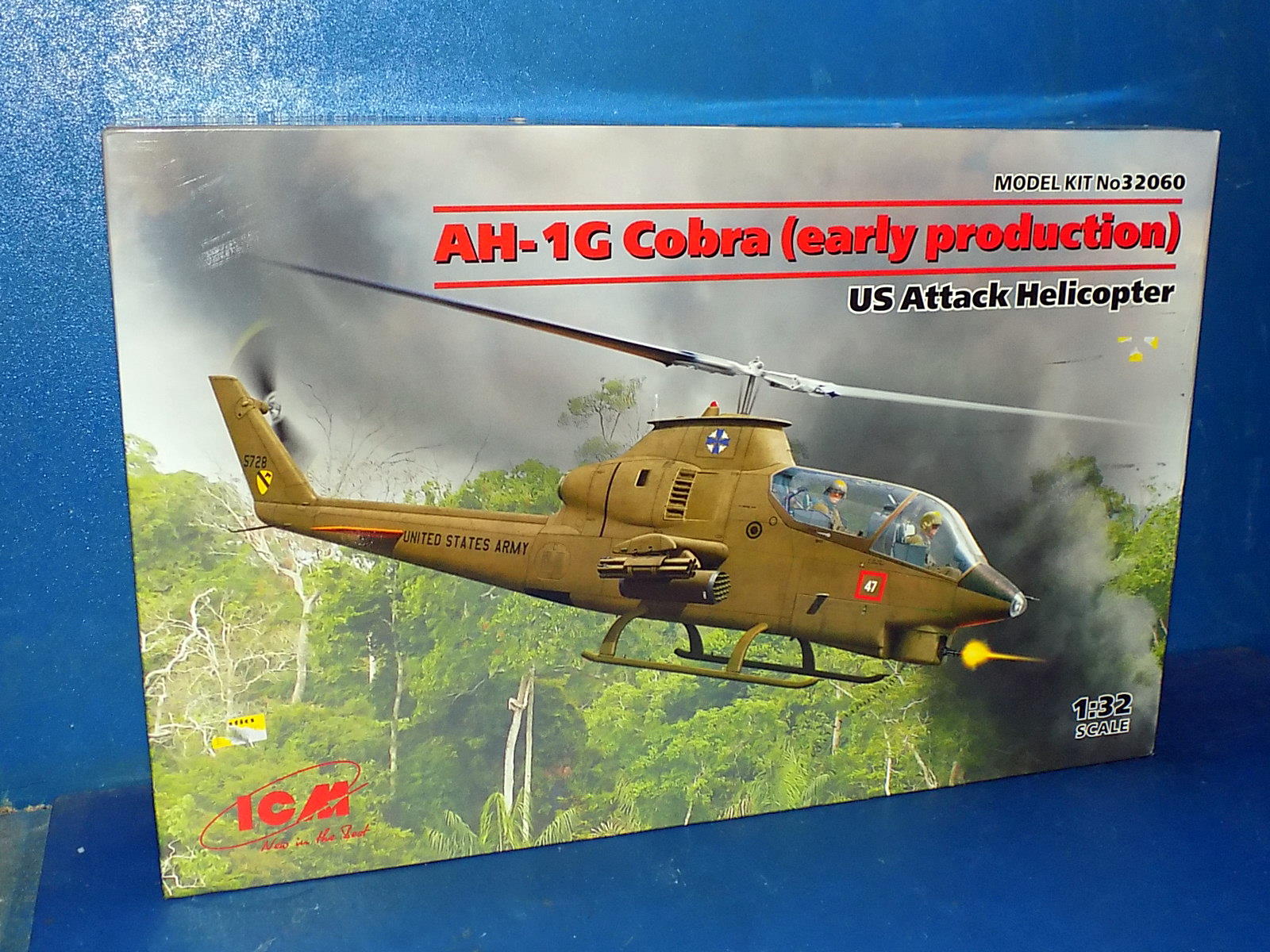 1/32 ICM - AH-1G Cobra Early Production