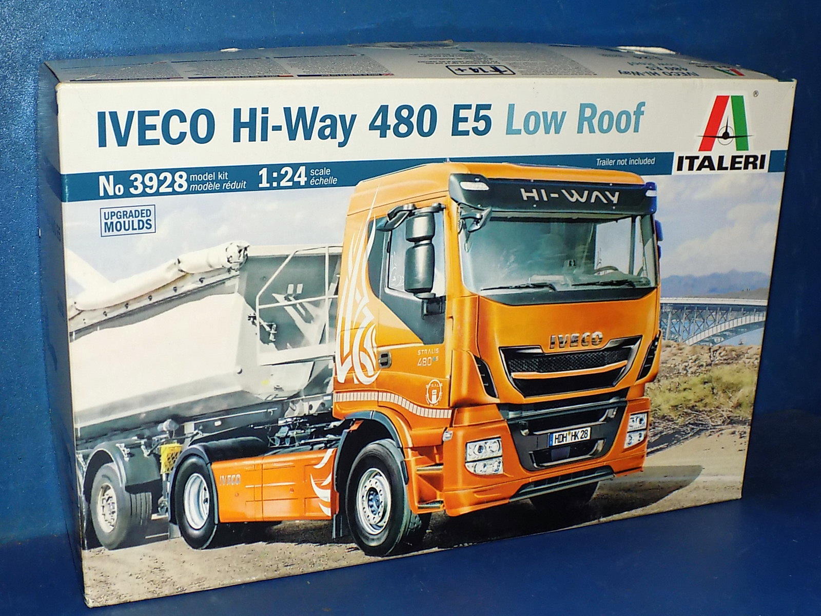 1/24 Italeri - Iveco Hi-2ay 48 E5 Low Roof