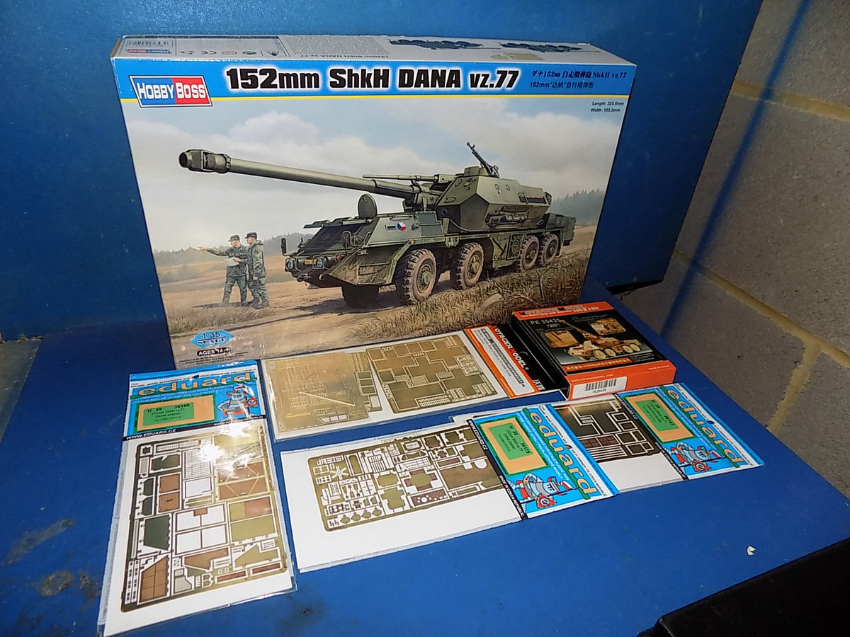 1/35 Hobbyboss - 152mm ShkH Dana vz.77 w/Extras