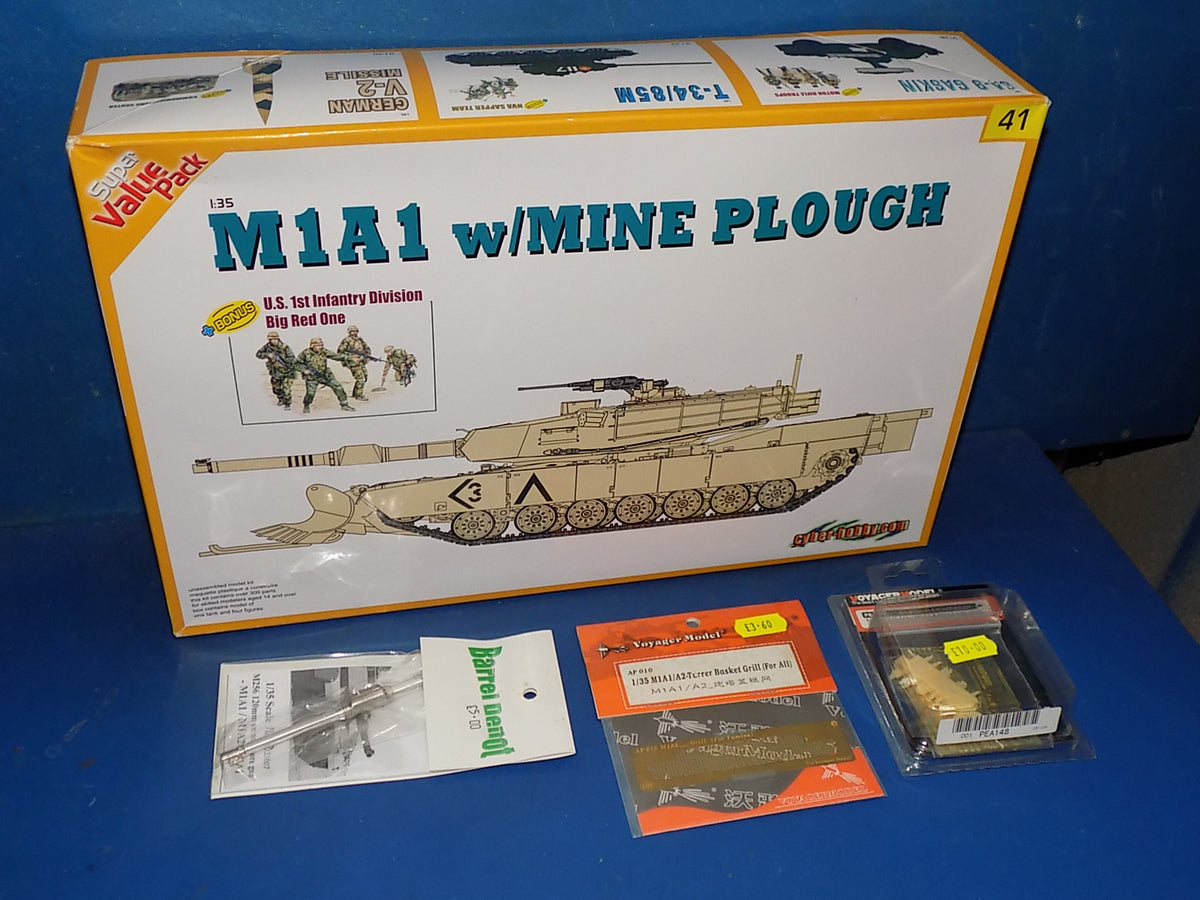 1/35 Cyber Hobby - M1A1 w/Mine Plough (NO Decals) w/Extras