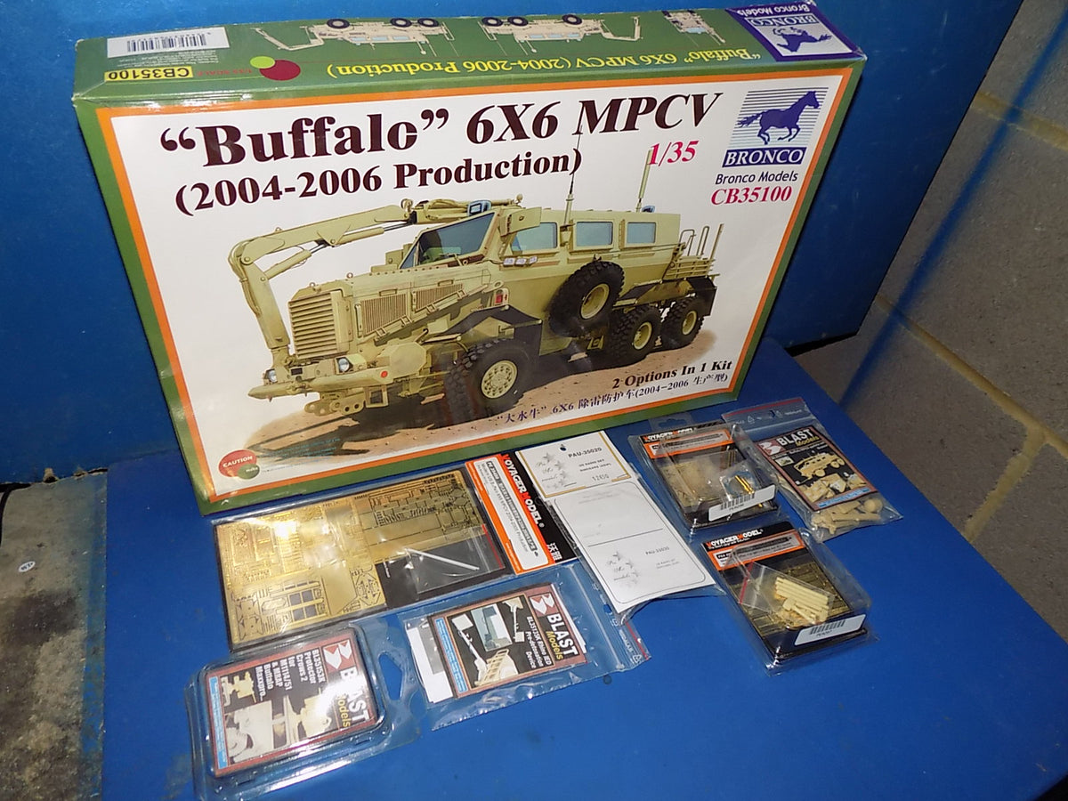 1/35 Bronco - Buffalo 6X6 MPCV w/Extras