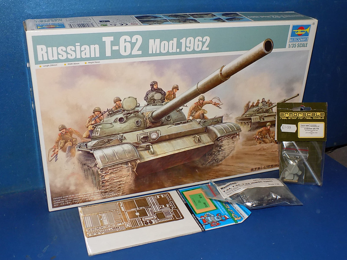 1/35 Trumpeter - Russian T-62 Mod 1962  w/Extras