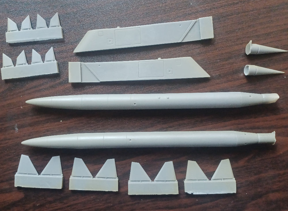 1/48 Odds and Ordanance - TSR2 Bluewater Missile Set