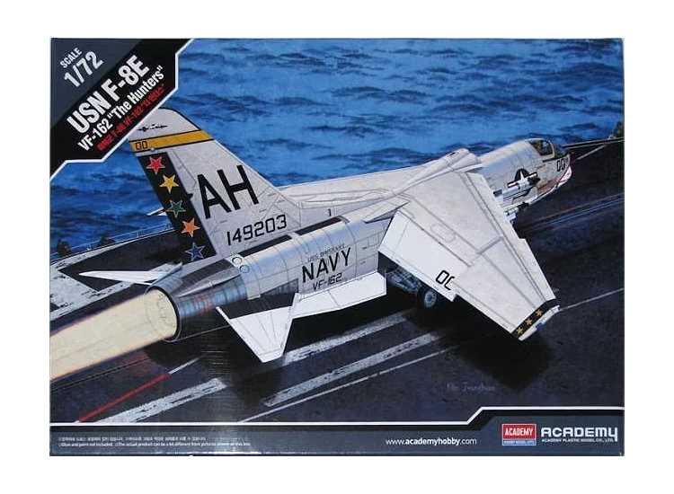 1/72 Academy - USN F-8E Crusader VF-162 "The Hunters"