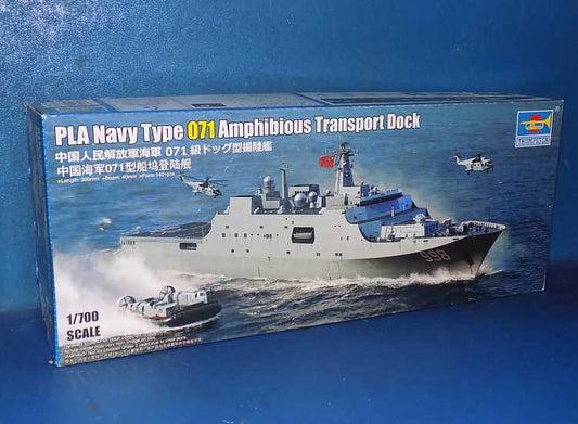 1/700 Trumpeter - PLA Navy 071 Amphibious Transport Dock