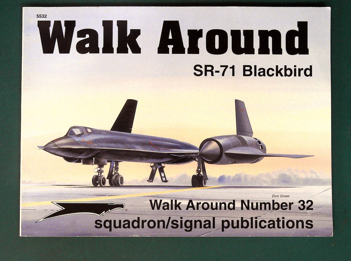  Squadron / Signal - 5532: SR-71 Blackbird  - Walk Around