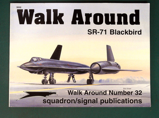  Squadron / Signal - 5532: SR-71 Blackbird  - Walk Around