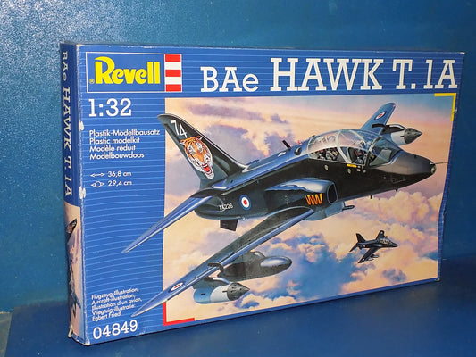 1/32 Revell - Bae Hawk T.1A