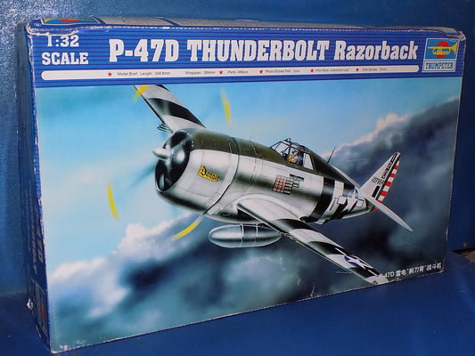 1/32 Trumpeter - P-47D Thunderbolt Rzorback