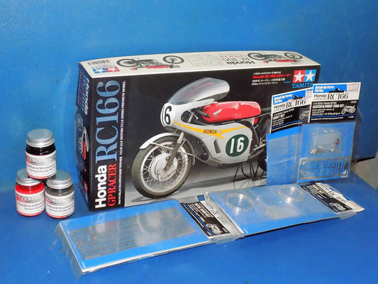 1/12 Tamiya - Honda RC166 GP Racer w/Extras