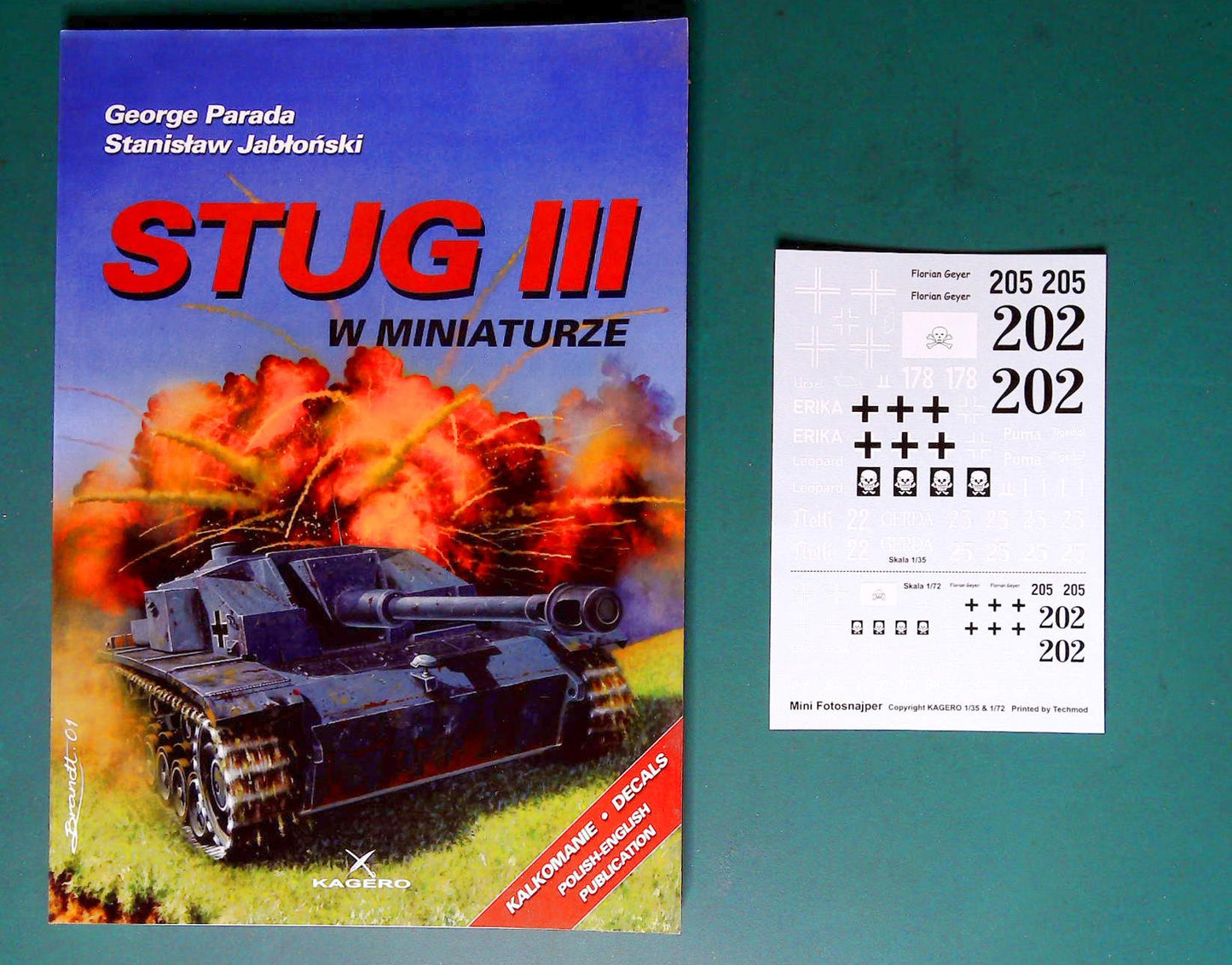  Kagero - 35001 Mini Profile: Stug III w/Decals