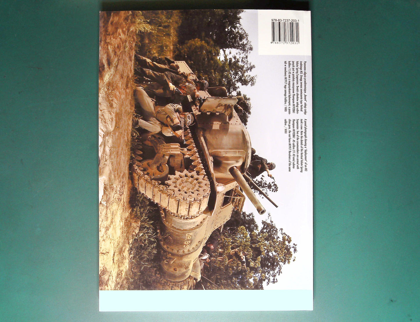  AJ Press - Gun Power 32: M3 Lee/Grant Vol 1