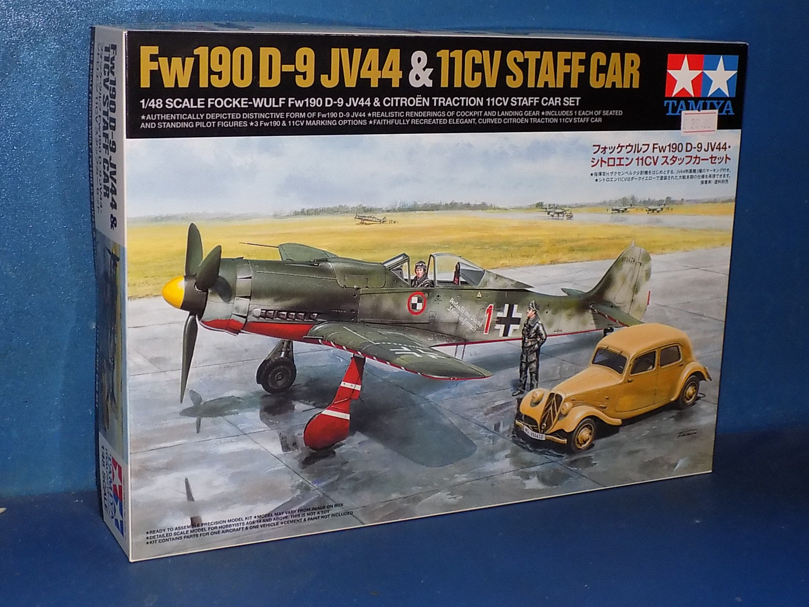 1/48 Tamiya - Fw190D-9 JV44 & 11CV Staff Car