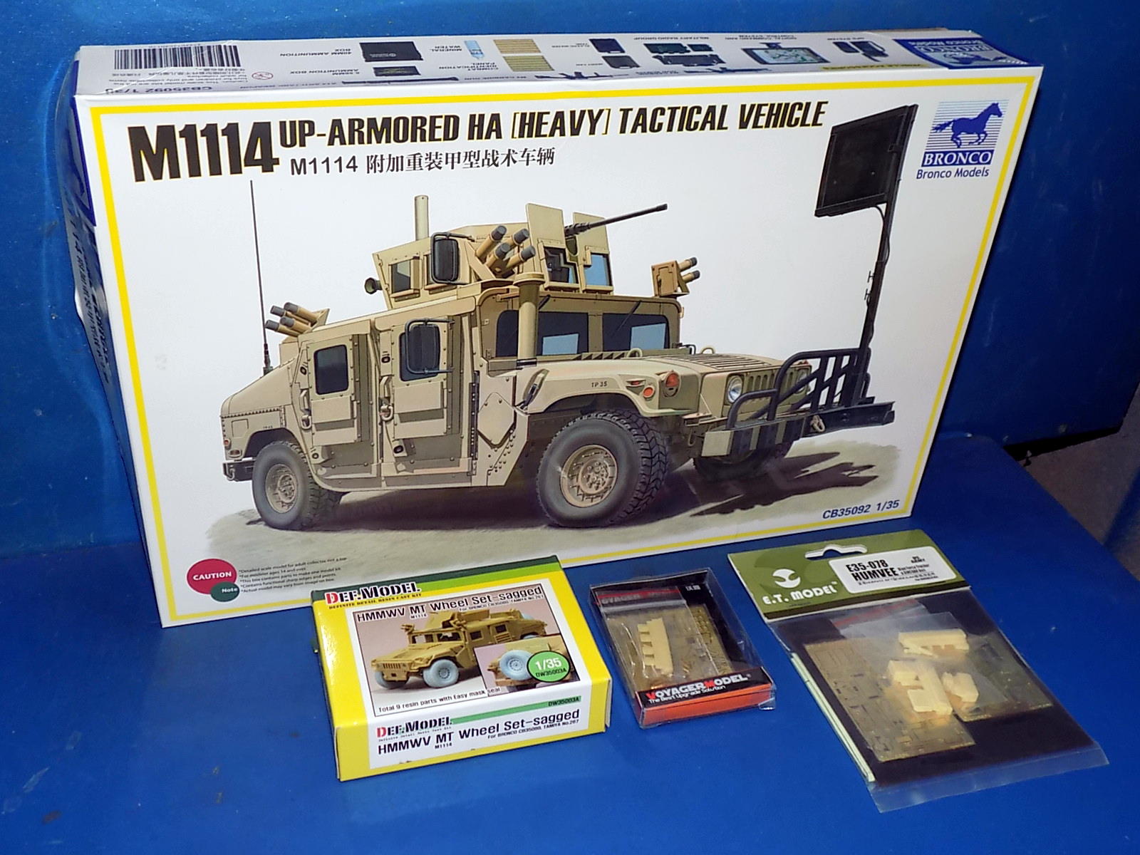 1/35 Bronco - M1114 Up Armoured Tacticle Vehicle w/Extras