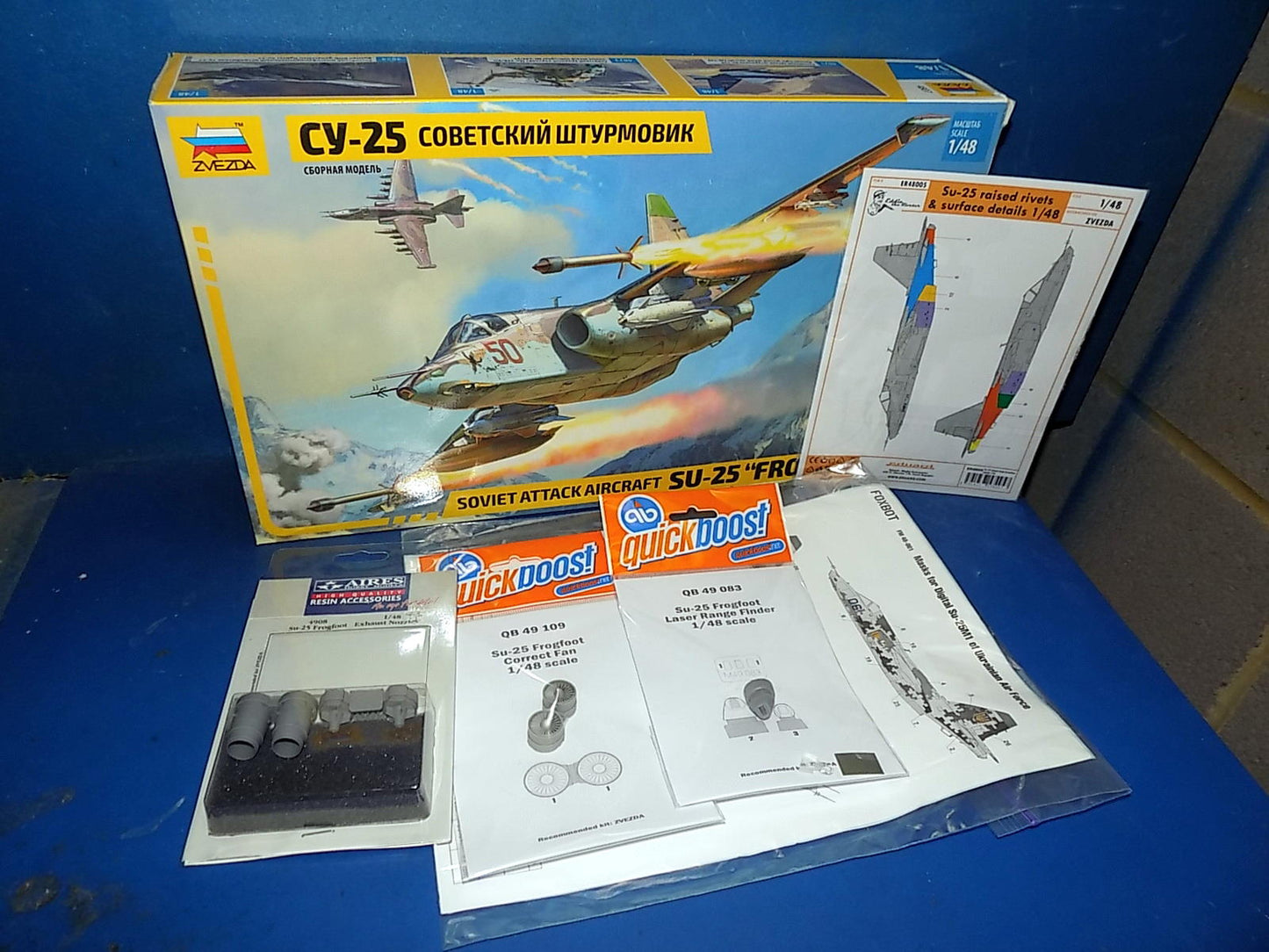 1/48 Zvezda - Su-25 Frogfoot w/Extras