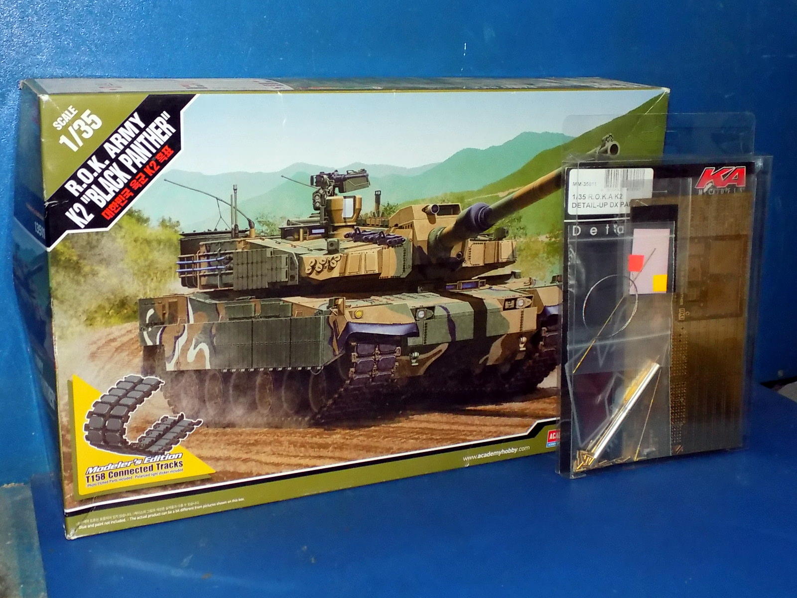1/35 Academy - ROK Army K2 Black Panther w/Extra