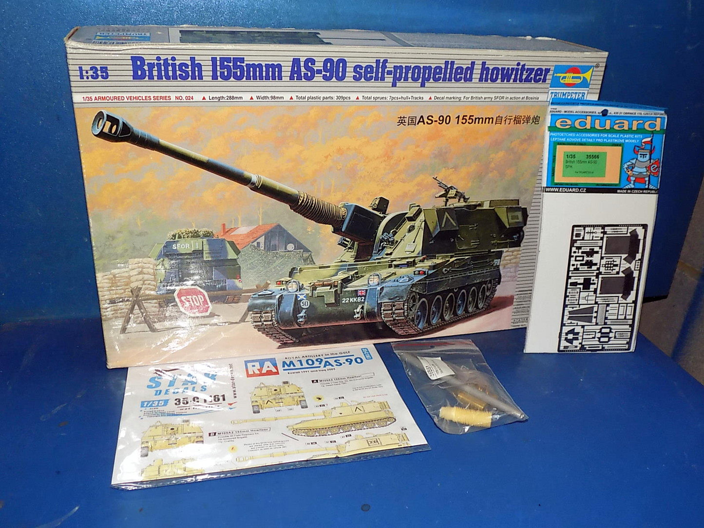 1/35 Trumpeter - British 155mm AS-90 SPG w/Extras