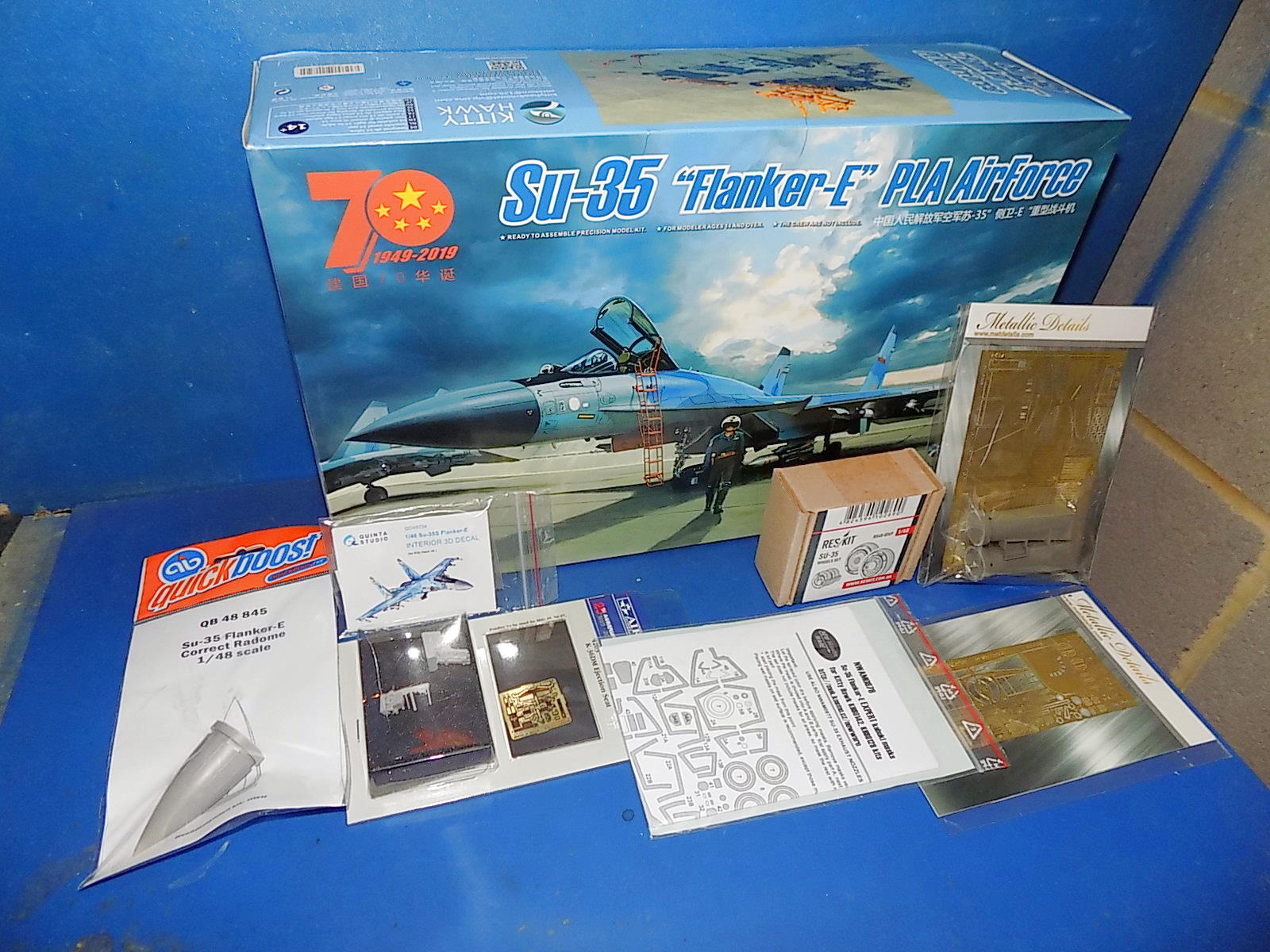 1/48 Kitty Hawk - Su-35 Flanker E PLA w/Extras