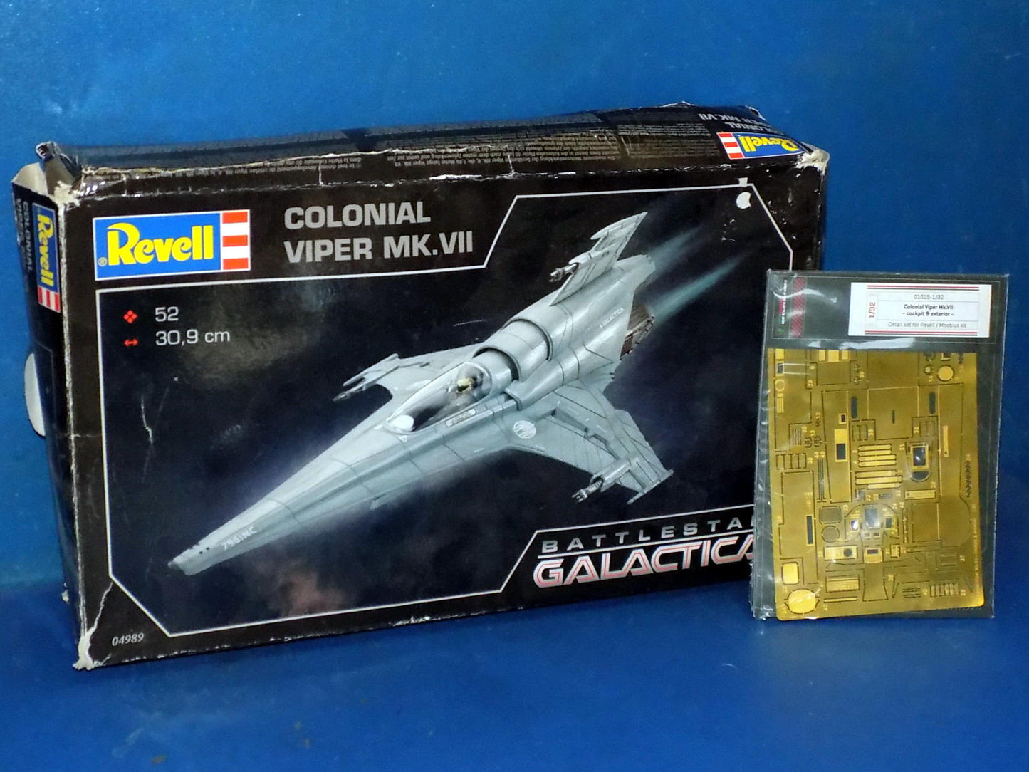 1/32 Revell - Battlestar Galactica Colonial Viper Mk.VII w/Extra