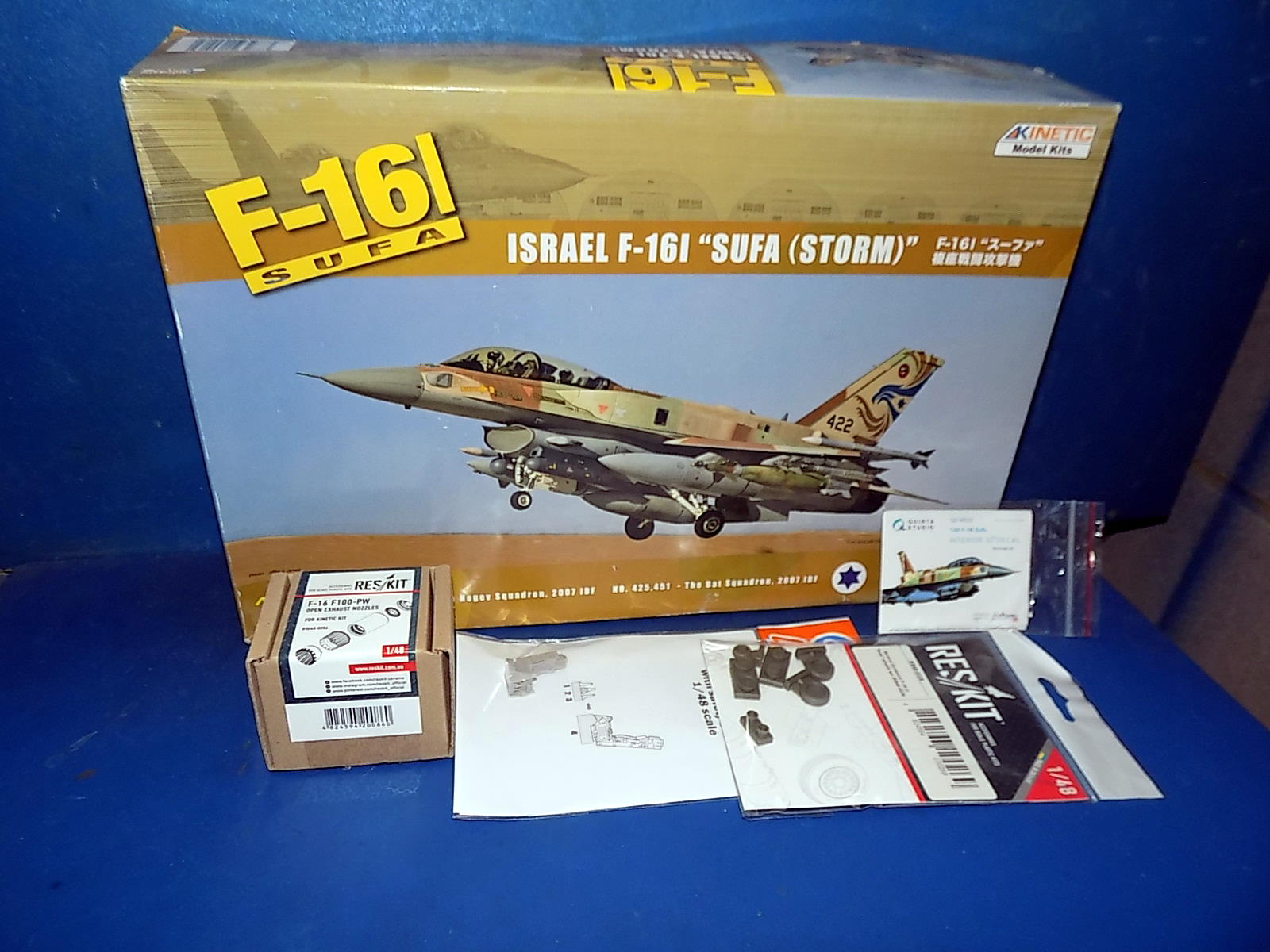 1/48 Kinetic - F-16I Sufa w/Extras