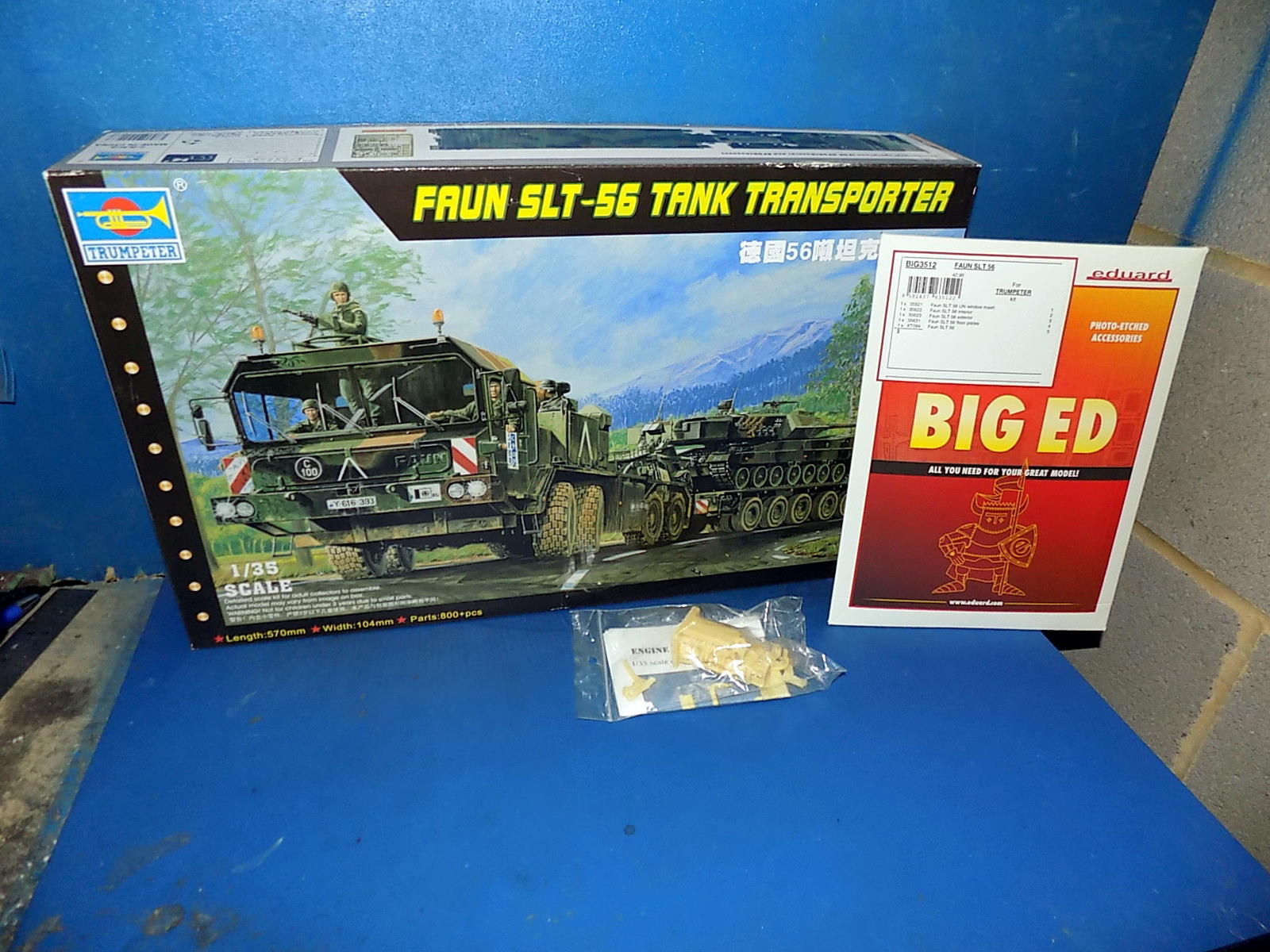 1/35 Trumpeter - Faun SLT-56 Tank Transporter w/Extras