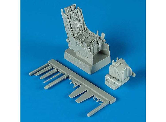 1/32 Quickboost - Sukhoi Su-27UB ejection seats with safety belts (designed to be used with Trumpeter kits)
