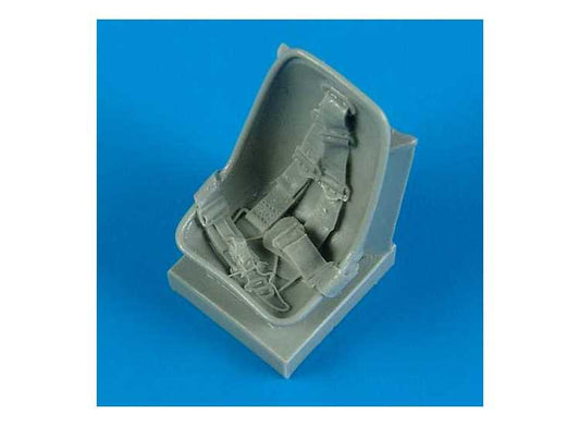 1/32 Quickboost - Messerschmitt Bf-109E seat with safety belts (designed to be used with Airfix and Heller kits)
