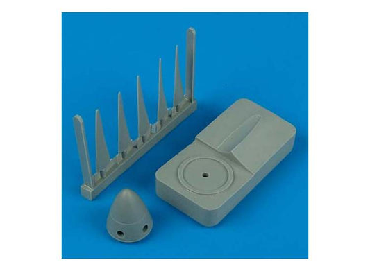 1/72 Quickboost - Supermarine Spitfire Mk.XIV propeller with tool (designed to be used with Academy kits)