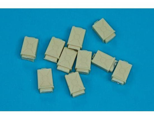 1/35 RBM - US Army 3 gal OIL tank 10 pcs
