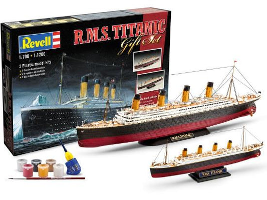 1/700 and 1/ Revell - R.M.S. Titanic Gift Set