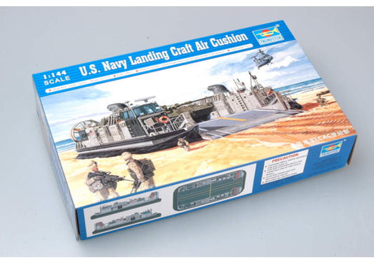 1/144 Trumpeter - USMC LCAC Landing Craft Air Cushioned