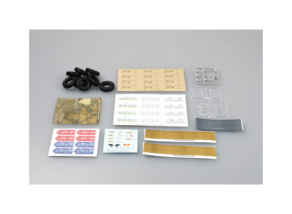 1/35 Trumpeter - M1130 Stryker Command Vehicle