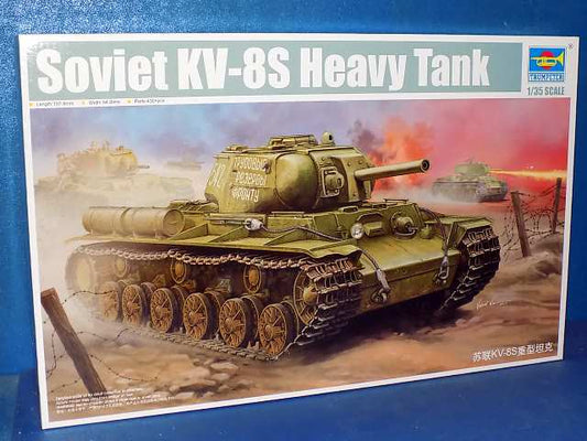 1/35 Trumpeter - KV-8S Soviet Heavy Tank